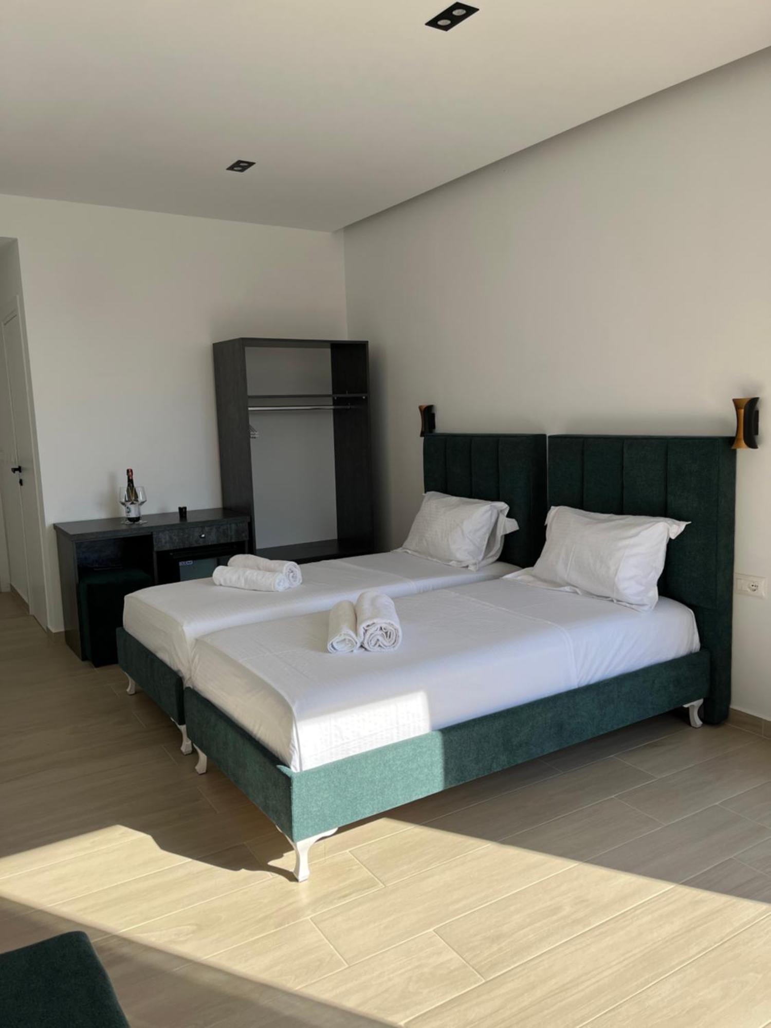 Hotel Del Mare Sarandë Esterno foto