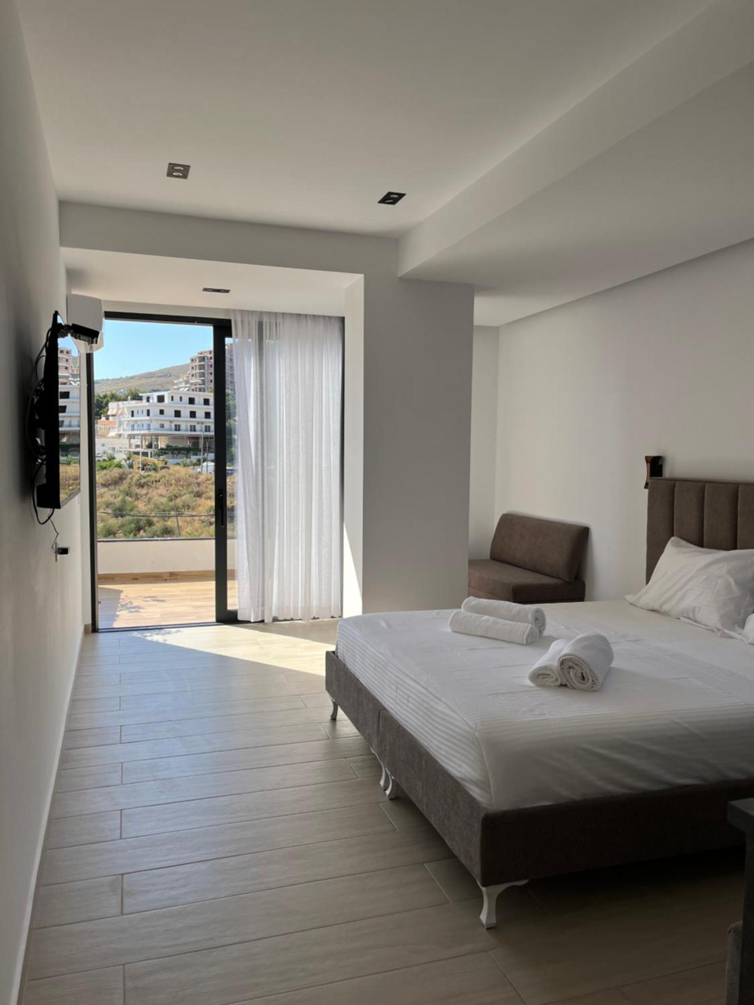 Hotel Del Mare Sarandë Esterno foto