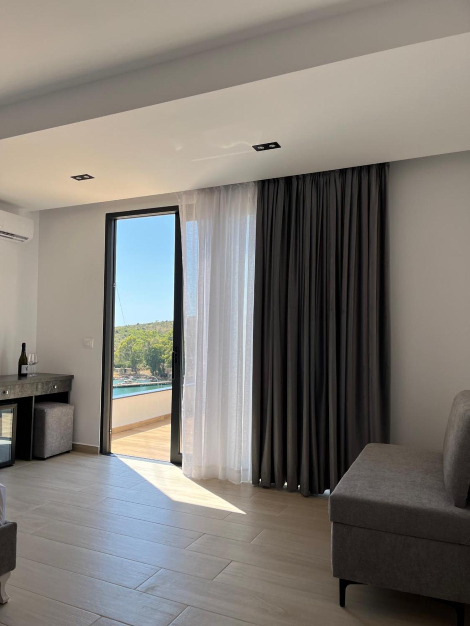 Hotel Del Mare Sarandë Esterno foto